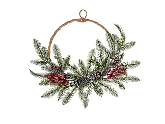 Новогодний венок заснеженный с ягодами и шишками